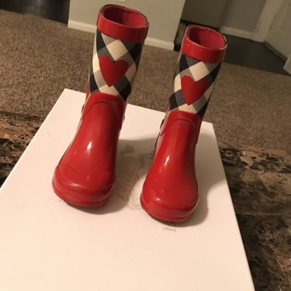 burberry heart rain boots